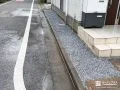 防草シートと砂利の敷設でお住まい周りの雑草対策をした工事