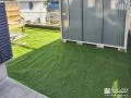 芝丈の長いフカフカの人工芝を敷設しお子様のケガを防いだ工事