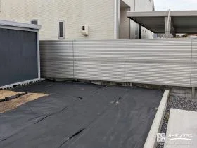 外からの視線をしっかりカットし快適なお庭をつくるフェンス工事