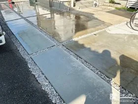 駐車スペース入口をコンクリートで整え出入りしやすくした工事