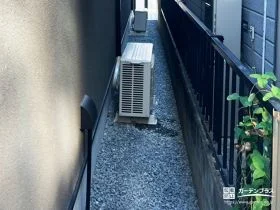 雑草対策で清潔を保つ犬走り