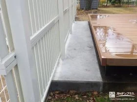デッキとフェンスの間にコンクリートを打設[施工後]