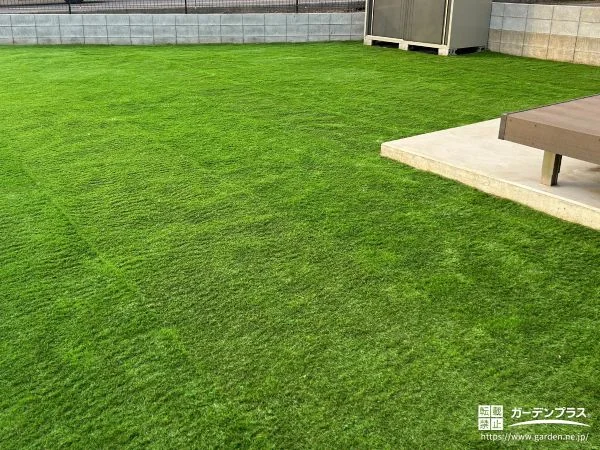 足触りが良くお手入れの手間も軽減できる人工芝のお庭工事