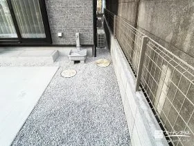 見えない部分にも配慮した犬走り[施工後]