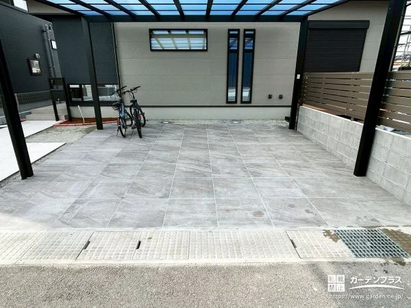 タイル仕上げで魅せる上質な駐車スペース