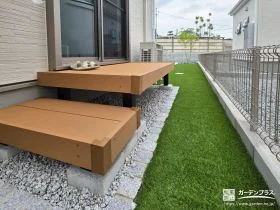 ウッドデッキと人工芝でつくるくつろぎの庭[施工後]