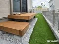 ウッドデッキと人工芝でつくるくつろぎの庭