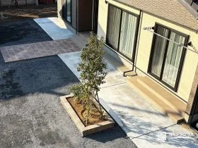 ナチュラル外観を引き立てる動線設計の新築外構