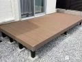 ナチュラルな質感のウッドデッキ