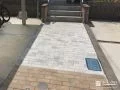 アプローチにコンクリート平板を施工し歩きやすく