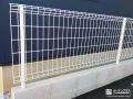 圧迫感を与えないメッシュフェンス