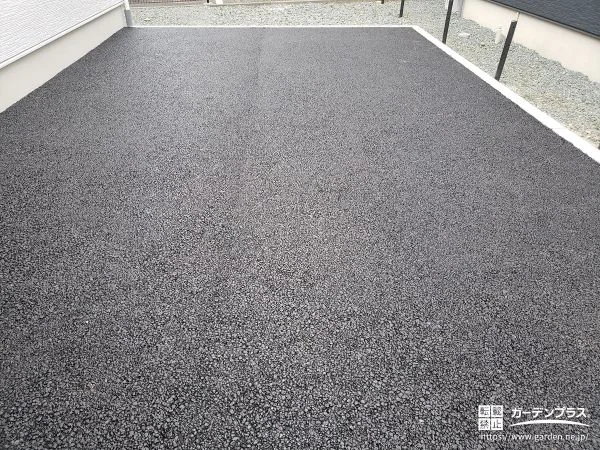 お車を停めやすくお子様も遊べるアスファルトの駐車スペース工事