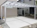 明るいカラーで圧迫感を与えずにお車を雨から守るカーポート工事