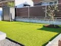 お子様が走り回って遊ぶのに気持ちが良い人工芝のお庭工事