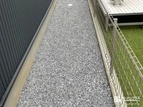 雑草が生えにくい犬走り[施工後]