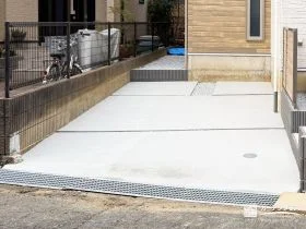 メンテナンス性を備えた、シンプルな駐車スペース[施工後]