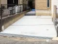 メンテナンス性を備えた、シンプルな駐車スペース