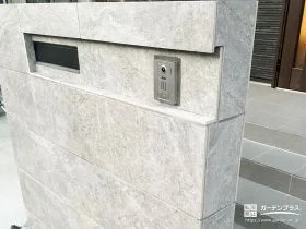 凹凸を抑えたノイズレスな門柱デザイン[施工後]