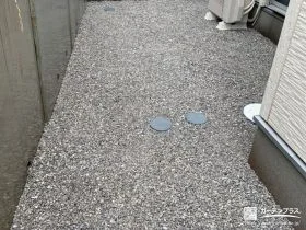 エアコン室外機の下や汚水枡の部分も丁寧に仕上げた砂利敷き工事