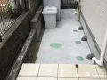 しっかり雑草対策をした犬走り