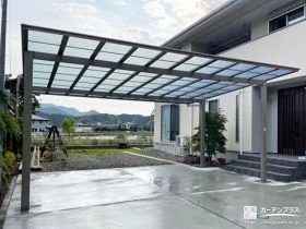 開放感のあるフラット屋根で大切なお車を守るカーポート工事