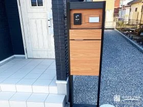 玄関まわりを整える門柱と宅配ボックス[施工後]