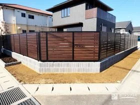 視線をやわらかく遮り、庭を“くつろぎの場所”へ[施工後]