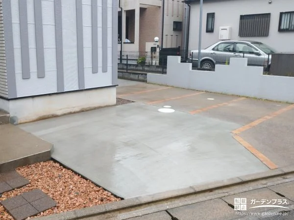 玄関周りにコンクリートを打ち駐車スぺースを拡張した工事