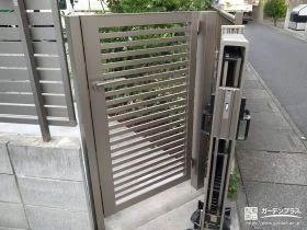 ゴミ出し等に便利な門扉[施工後]