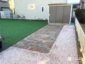 泥汚れを気にせず歩ける、インターロッキングの園路[施工後]