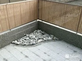 波型の縁取りが美しい、和モダンなロックガーデン[施工後]