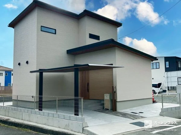 木目調エクステリアが日常を贅沢に変える和モダンの新築外構