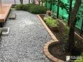 レンガを並べたナチュラルな花壇がポイントのとなるお庭工事