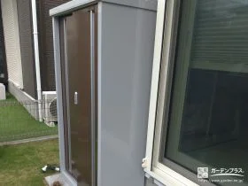 ナチュラルなブラウンカラーの物置[施工後]