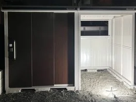 スタイリッシュなデザインで外観を整える物置とカーポート工事