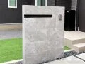 住まいと調和するモダンなタイル門柱