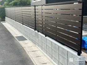 開放感と安心感を両立する目隠しフェンス[施工後]