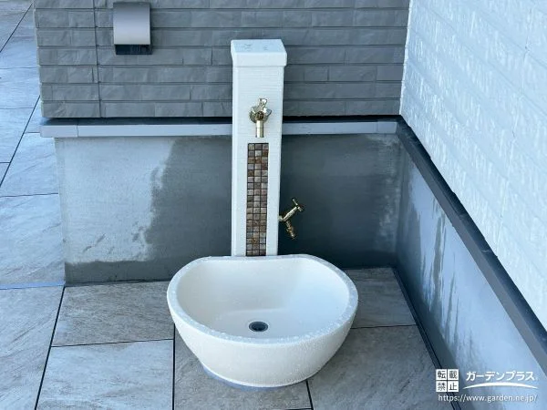 可愛らしい形状の立水栓