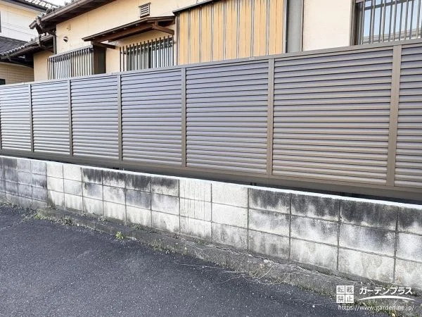 すき間なくしっかり視線をカットする安心の目隠しフェンス工事