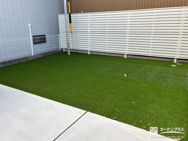 No.28445 人工芝敷設とロックガーデンでナチュラルに彩る新築外構工事[施工後]