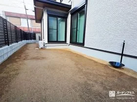 余白を楽しむ庭と立水栓まわり[施工後]