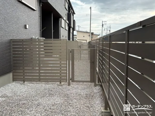 目隠しフェンスと門扉でしっかりと空間を区切り整える外構工事