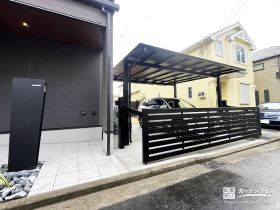 落ち着きのあるモダンのセミクローズ新築外構