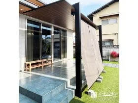 木目天井が広げる、上質テラス空間の外構リフォーム工事