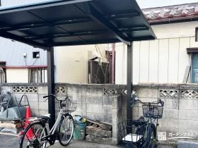 遮光性が魅力のブラックポリカのサイクルポート[施工後]