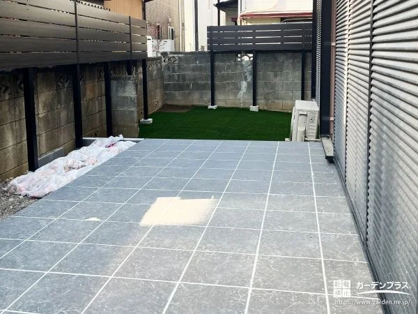 タイルデッキで広がる、くつろぎの庭空間へリフォーム工事