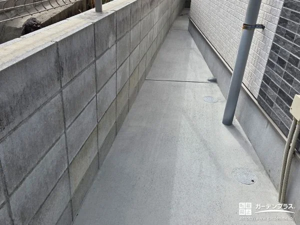お手入れしにくい犬走りスペースをローメンテナンス化した工事