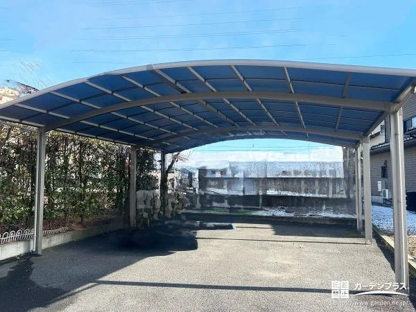 余裕のある広々とした屋根でお車を守るカーポート設置工事