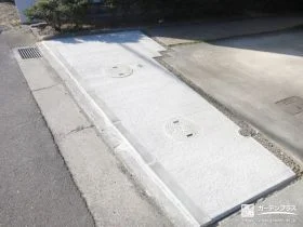 経年変化で陥没してきていた駐車スペース入り口を整備した工事