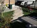インターロッキングと人工芝のアプローチ